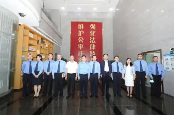 区人大常委会周益川主任率队到罗湖检察院调研,他明确提出