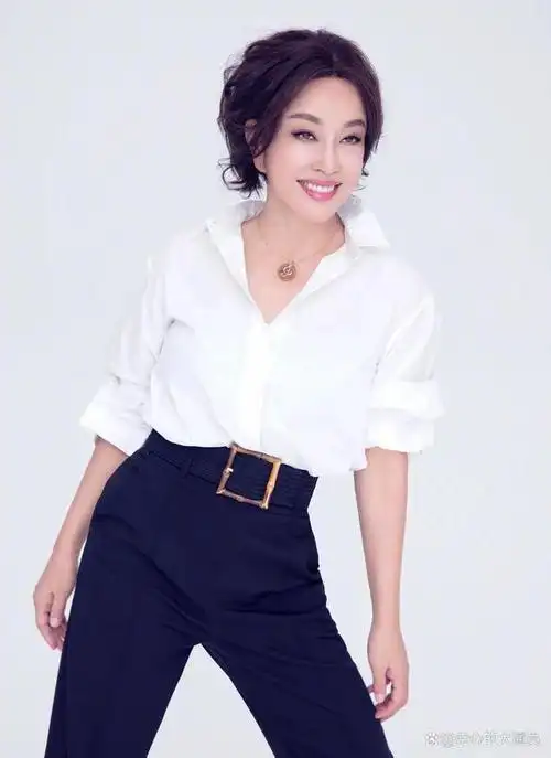 演员刘晓庆60岁再当新娘我不想嫁的可他好宠我