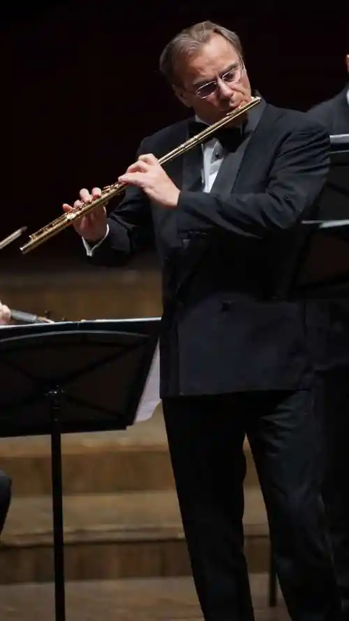 长笛演奏家格里米内利献演深圳奏响经典版探戈版四季