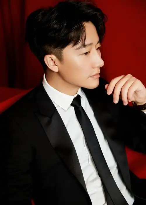 黄轩百花迎春帅气活动照图片49