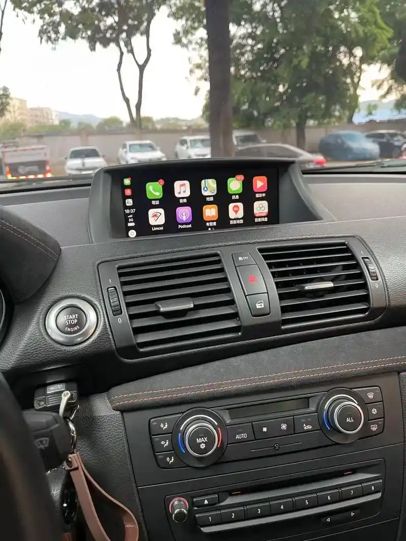 宝马1系无损安装无线carplay 倒车.宝马老款1系原车屏 - 抖音