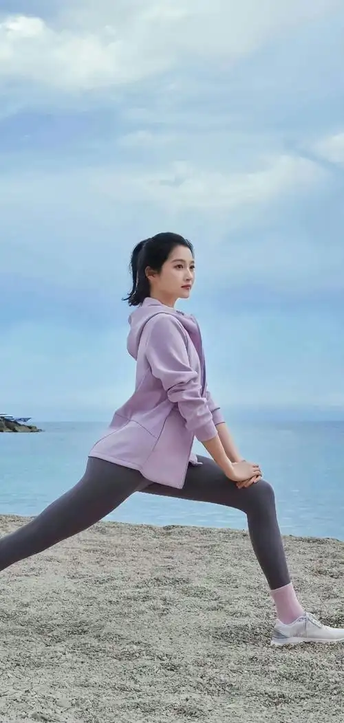 关晓彤瑜伽图曝光大长腿细到爆炸美到让人心动