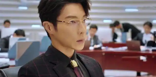 女主是男主的,男二是观众的.偶像剧里,都有一个让人心疼的男二