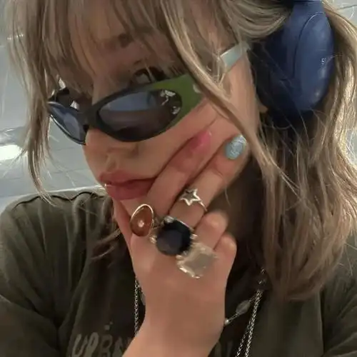 ins头像 | 没说出口的喜欢和想念