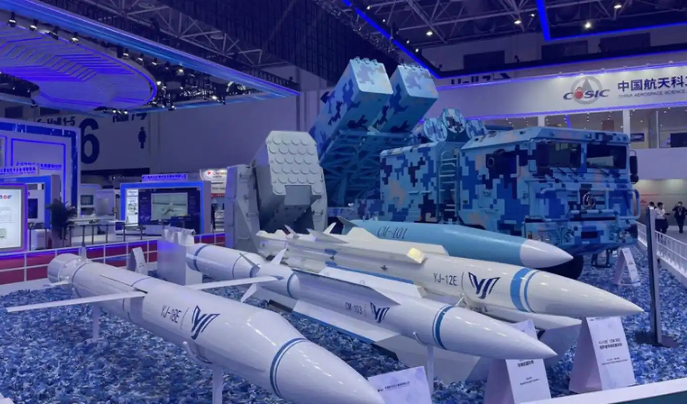 鹰击-18导弹真实射程曝光,30多艘战舰装备1000枚  近年来,我国的军事