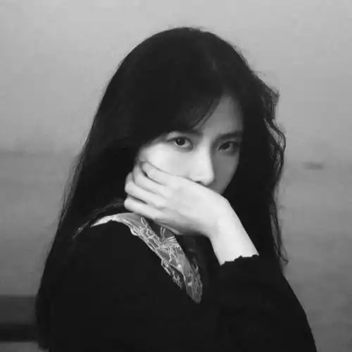 寂寞孤独伤感黑白头像图片