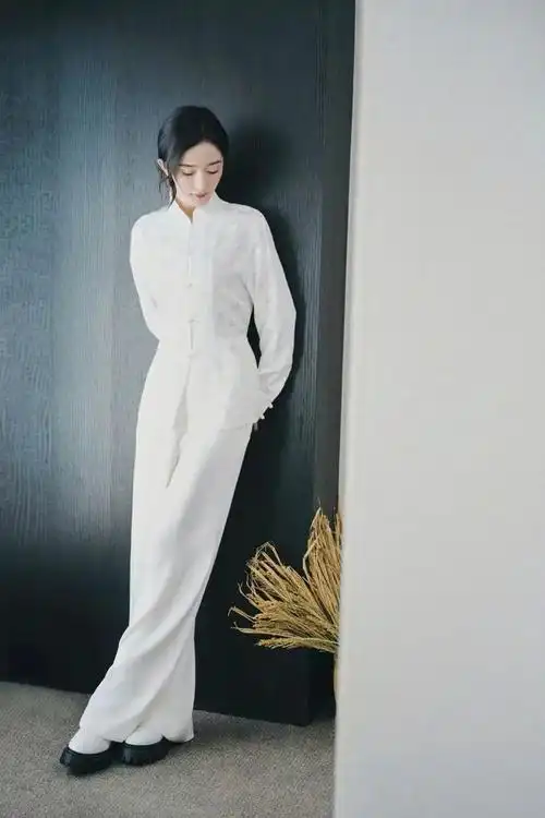 杨幂爱的大翡翠新中式穿搭,都给于正种草上了?-发簪网