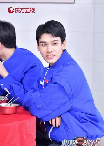 原来龚俊称自己在b站看到自己和岳岳的"拉郎配"视频了,真是