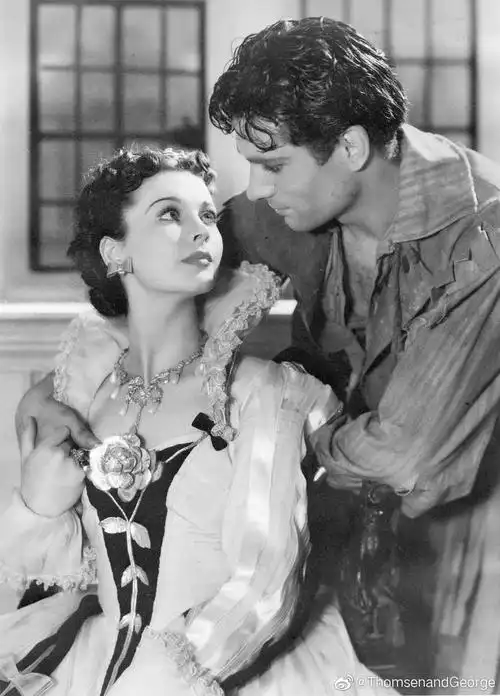 文艺复兴费雯丽劳伦斯·奥利弗《英伦战火》1937年英国黑白电影