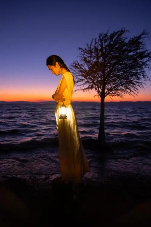 独自在海边的夜晚