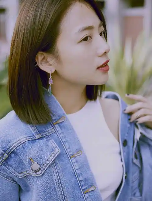 鬼鬼吴映洁可爱来袭,活泼可爱的俏皮少女,减龄穿搭圈粉无数!