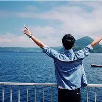 面朝蔚蓝大海超拽的微信男生头像点击鼠标右键下载