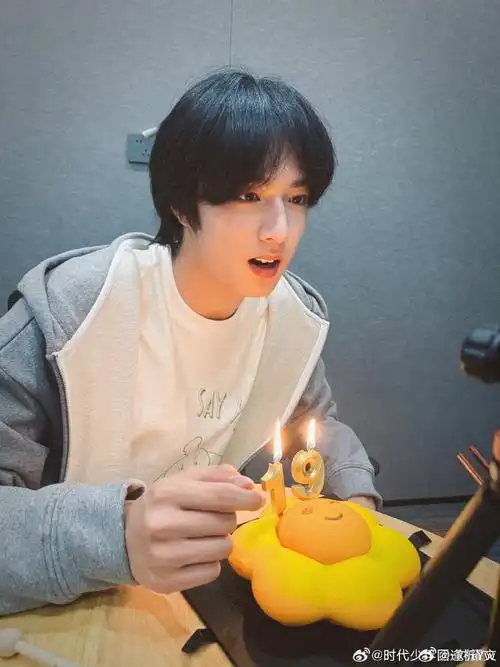 刘耀文[超话]# lyw#刘耀文# lyw#刘耀文提名百花奖最佳新人#   388