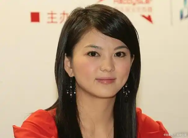 娱乐圈第一富婆,李湘发家史大揭秘!从儿时金汤匙到商业帝国