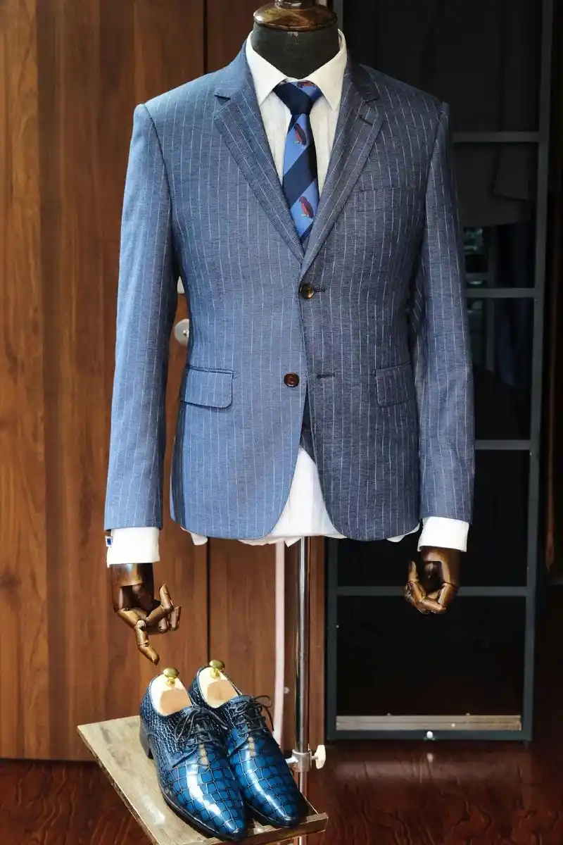 西服定制|温柔显白的灰蓝色西装.95干净,温柔的灰蓝色西服, - 抖音