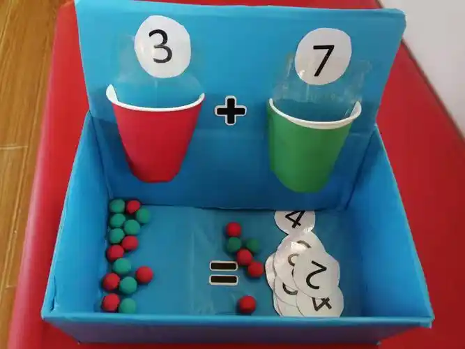 变废为宝,巧手创新——贞元中心幼儿园自制教玩具活动展