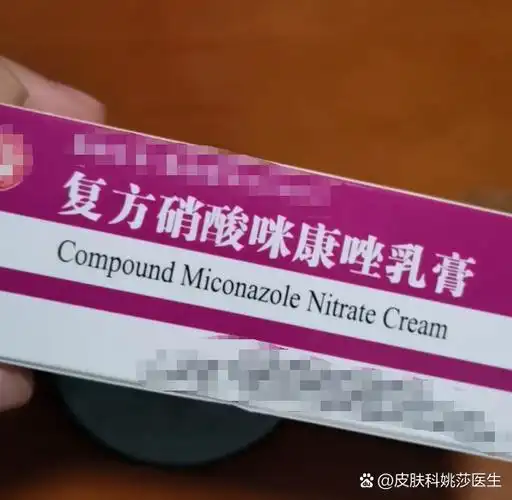 夏天皮肤出油多,主要和温度高,皮肤屏障受损,脂