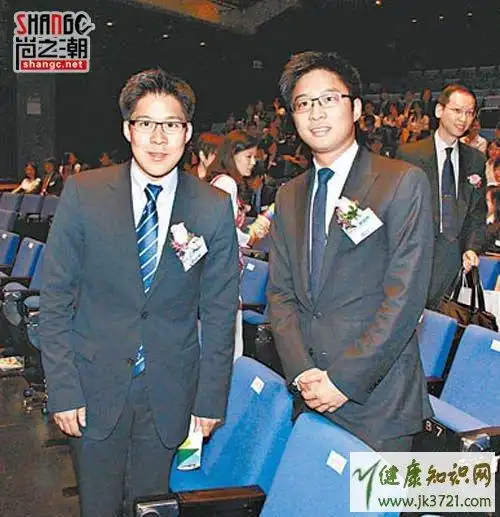 霍启刚弟弟霍启山霍启仁资料背景身家长相不输哥哥霍启刚