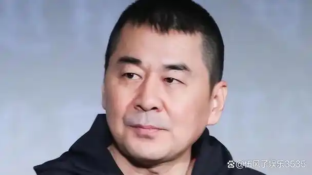 陈建斌幽默回应成抖音热门歌手网友大赞其大气格局