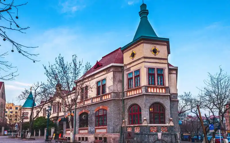 打卡青岛100栋老建筑:青岛圣言会会馆旧址_哔哩哔哩_bilibili