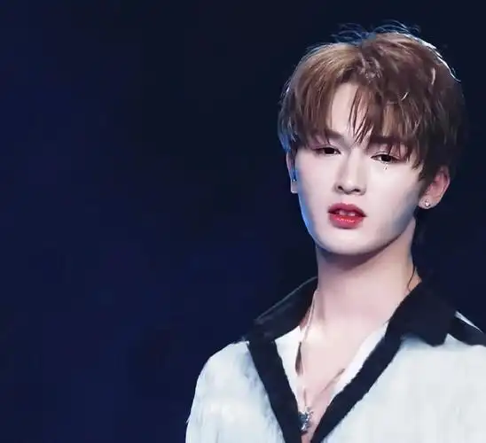 跟朱正廷可以一较高下的还有去年参加《创造营2021》c位出道的刘宇,他