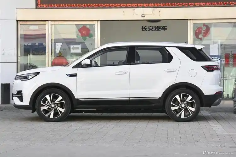 销量,价格,折扣,口碑…这里有长安汽车cs55 e-rock最全行情