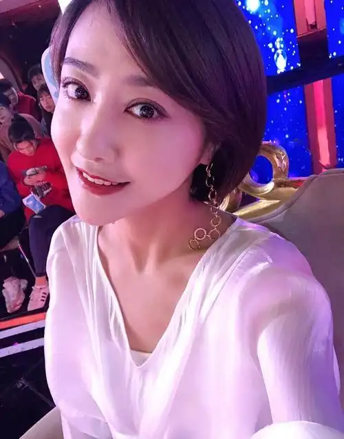 左岩:女人长得漂亮是优势,活得漂亮才是本事