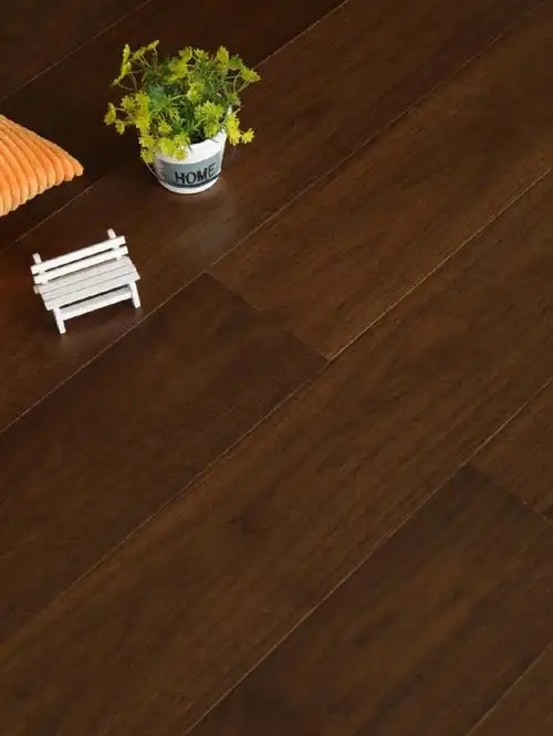 高级感还得是棕色木地板