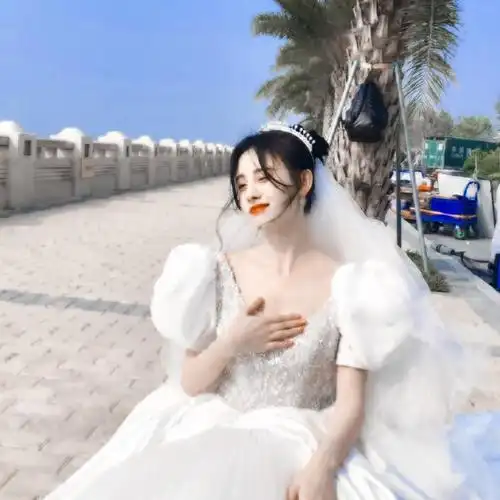 鞠婧祎婚纱照