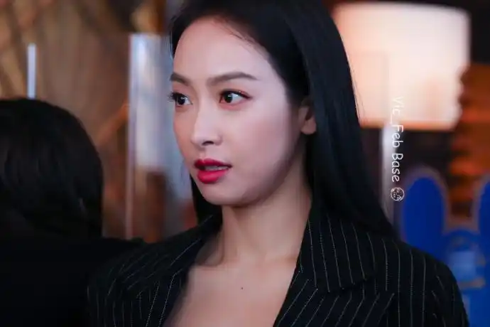 宋茜暮夜樱花裙