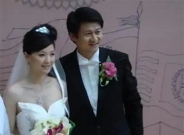 内防咸猪手,外躲富豪楼,陈蓉"被黑"后重回老东家,近况如何?