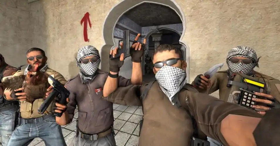 csgo是系列正统续作第四部作品,在游戏中玩家需扮演反恐精英或恐怖