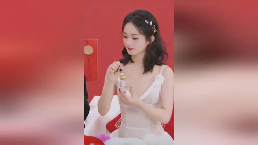 9月18日,演员赵丽颖再次引发热议,不过这一次不是因为她的新作品,也不