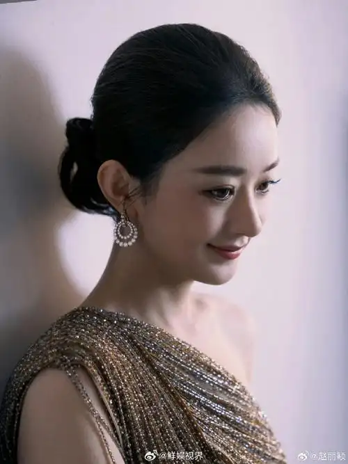 郭宇欣回应工作室首个关注是赵丽颖