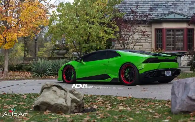 跑车世界带一丝邪气绿色改装兰博基尼huracan