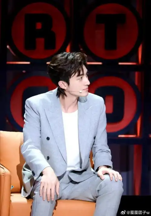 林更新的新发型,哥咱还是不要参加综艺,多多拍戏吧,这么帅的造型应该