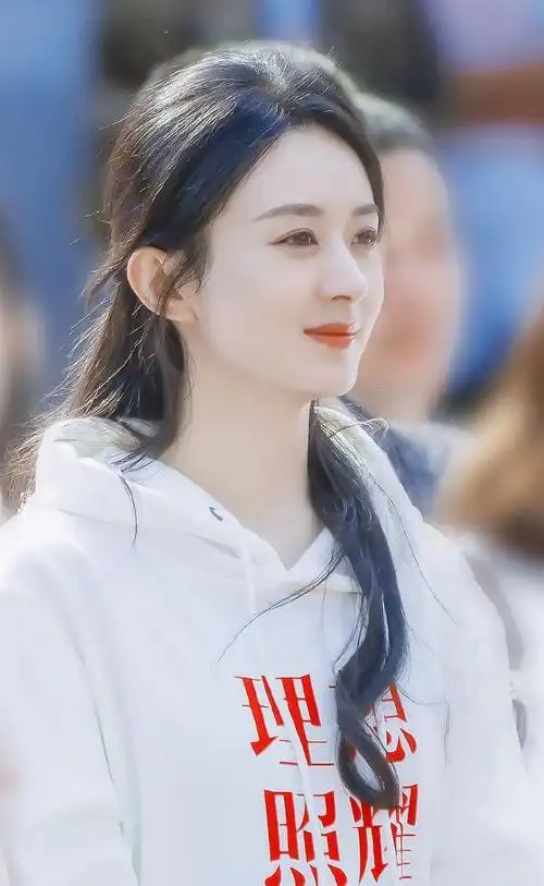 赵丽颖壁纸嘴巴笑起来是心形的女孩纸能有什么坏心思呢