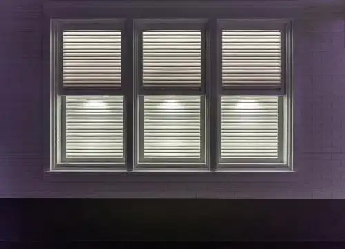 一扇窗户 窗外 玻璃