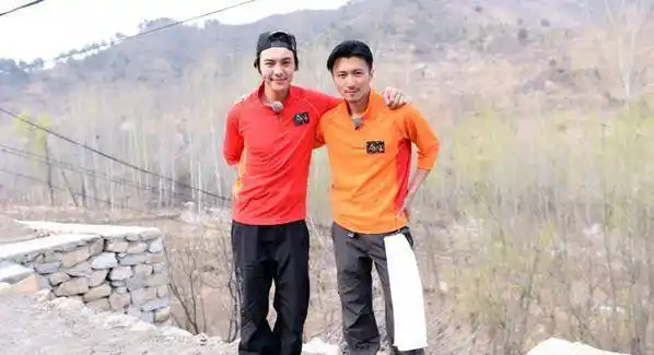 有一种合照叫谢霆锋的合照,明星同框就没有输过_吴亦凡_魅力_运动