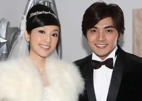 【图】贺军翔老婆孩子照片曝光 其初恋女友"机车女"