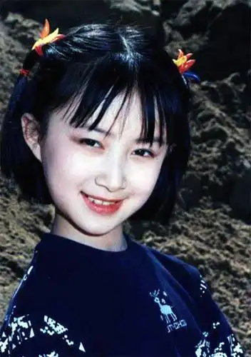 在出演了《天龙八部》等电视剧后,舒畅人气越来越旺,比当童星时的知名