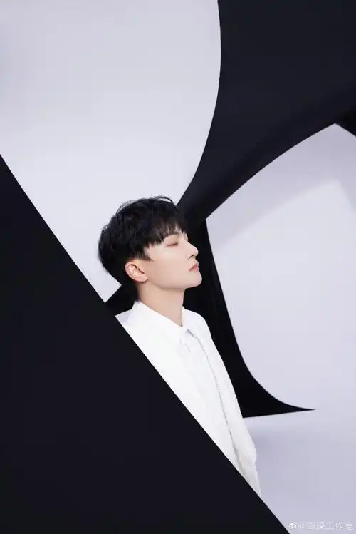 23]99中国电影华表奖78彩排照片周深_星轨记录仪78彩排视频周深