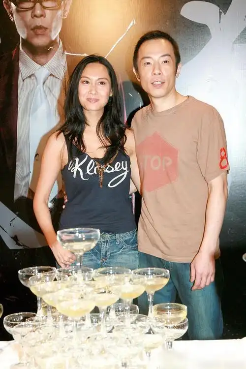 黄贯中57岁生日,朱茵晒两人合影,并为黄贯中送上祝福