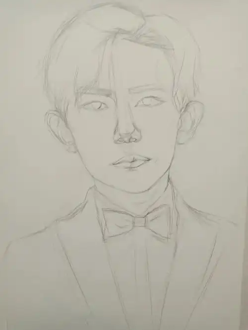 感觉很久没有画素描啦,突然翻到几年前画的千玺,当时还是一个狂热的