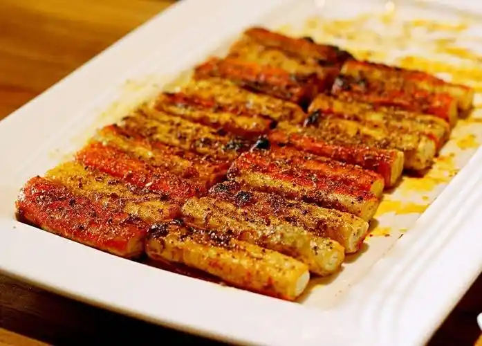 【特色烤蟹柳】22元【清蒸武昌鱼】48元来【上小楼】别忘了这个手势