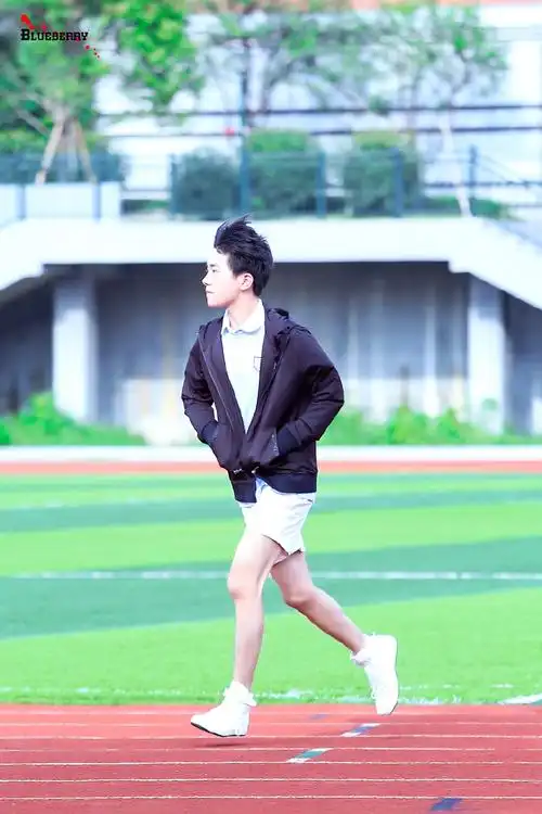 易烊千玺电影小小的我##四字 易烊千玺 yyqx 四字弟弟