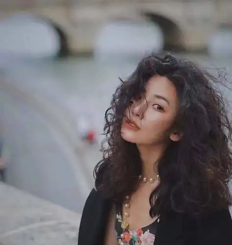 今年爆火的"港风烫"