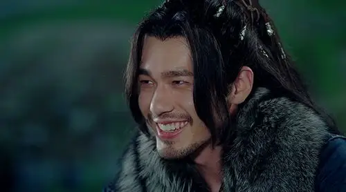 镇魂赵云澜 昆仑君 且白宇星盘中金水六合的关系,让他在平时生活中会