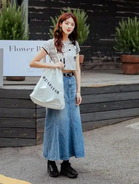 韩国美女夏日街拍,不盲目追求潮流,比偶像剧女主角还会穿_网易订阅