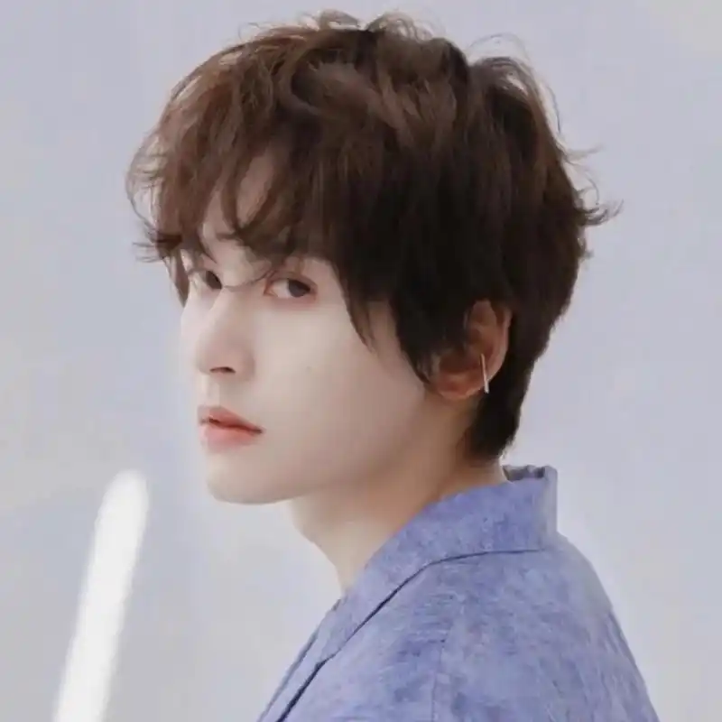 张哲瀚头像图:姐妹儿们,拿图不谢